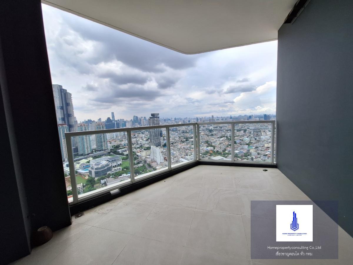 ขายคอนโด Super Luxury Menam Residences แม่น้ำ เรสซิเดนท์ วิวแม่น้ำเจ้าพระยา ชั้นสูง 34 ห่างสถานีสะพานตากสินเพียง 1.6 กม. พื้นที่ใช้สอย 139.31 ตร.ม. ขนาด 3 ห้องนอน 2 ห้องน้ำ 