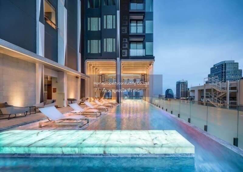 Edge Sukhumvit 23