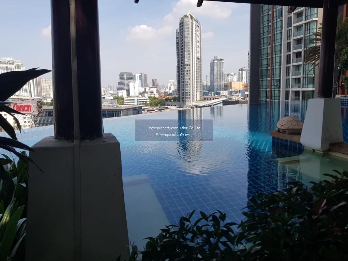 Sky Walk Condominium (สกายวอล์ค คอนโดมิเนียม)