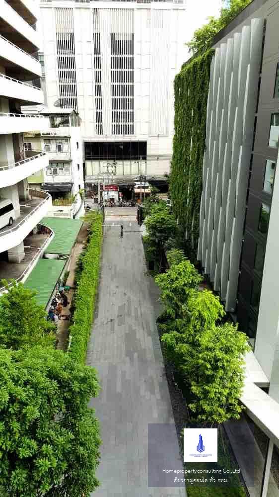 Edge Sukhumvit 23