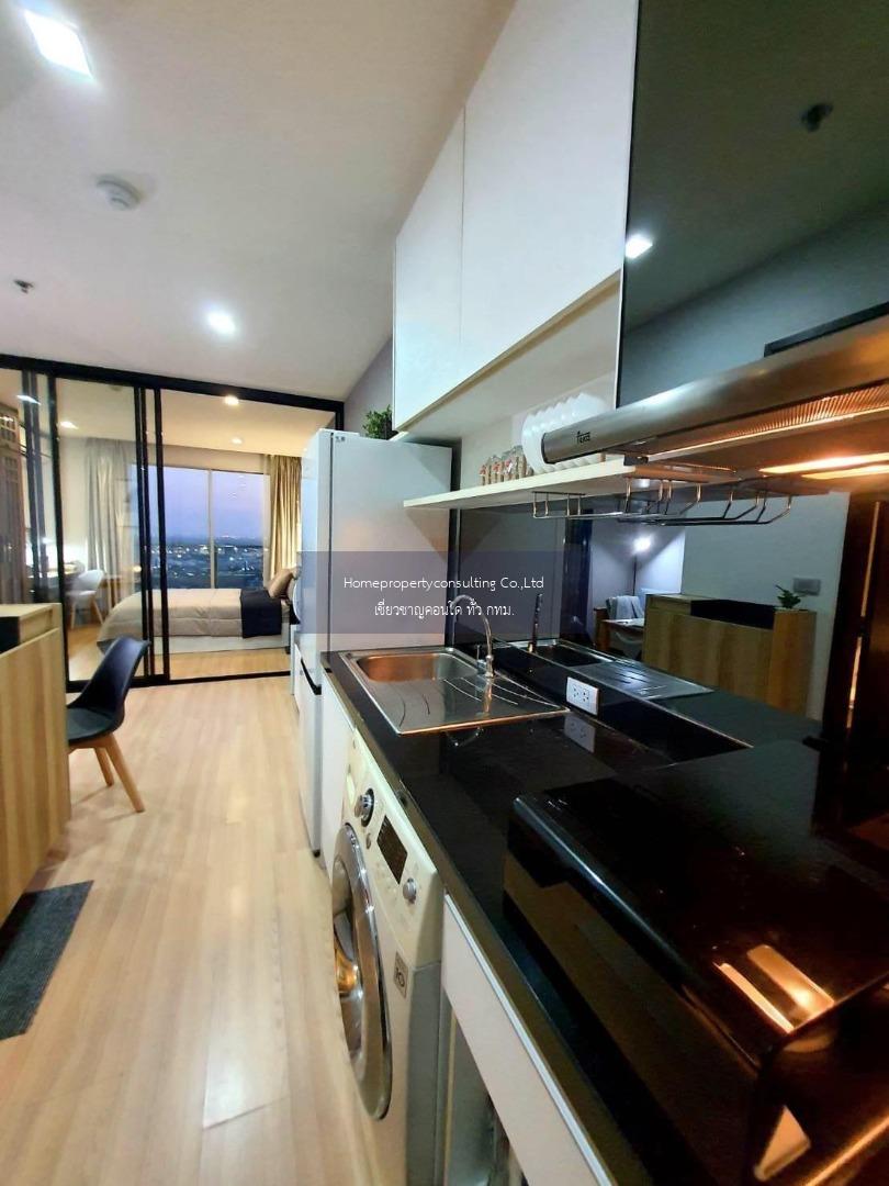 Sky Walk Condominium (สกายวอล์ค คอนโดมิเนียม)