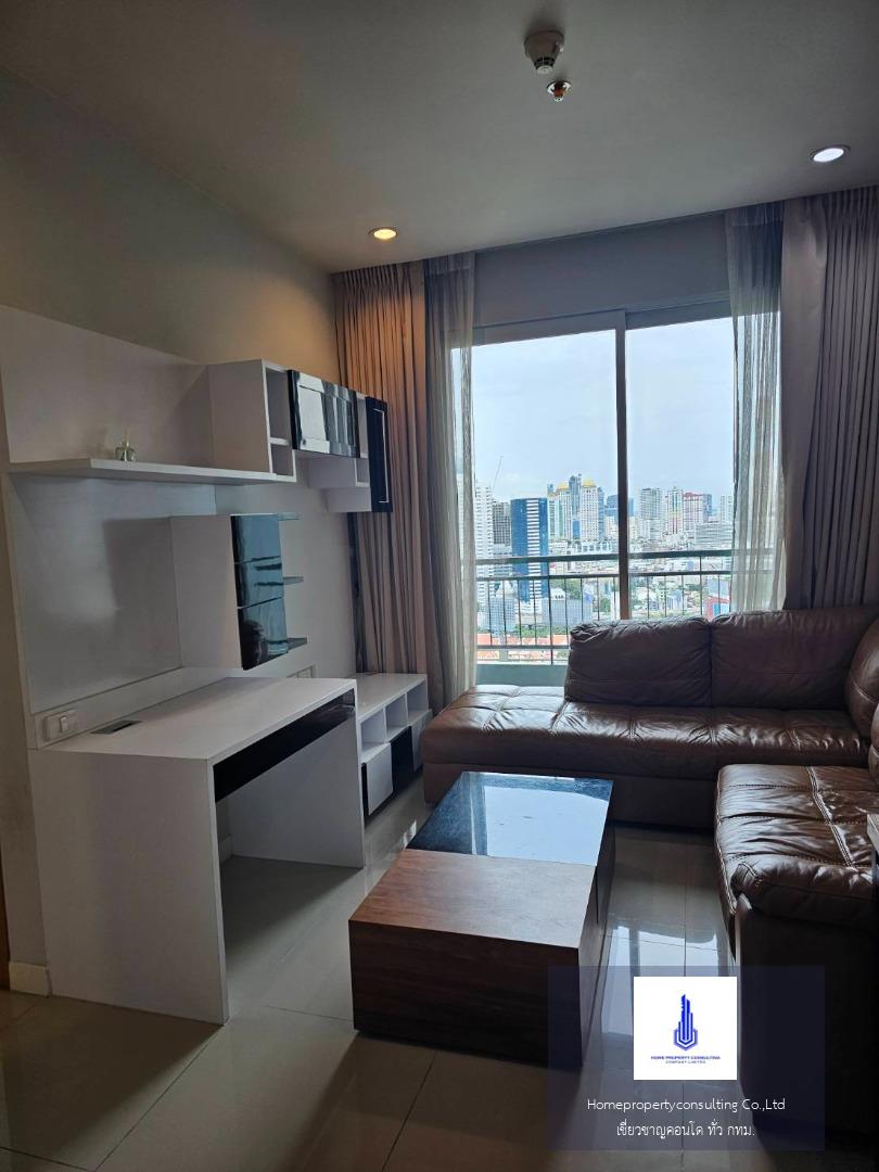 เซอร์เคิล คอนโดมิเนียม (Circle Condominium)