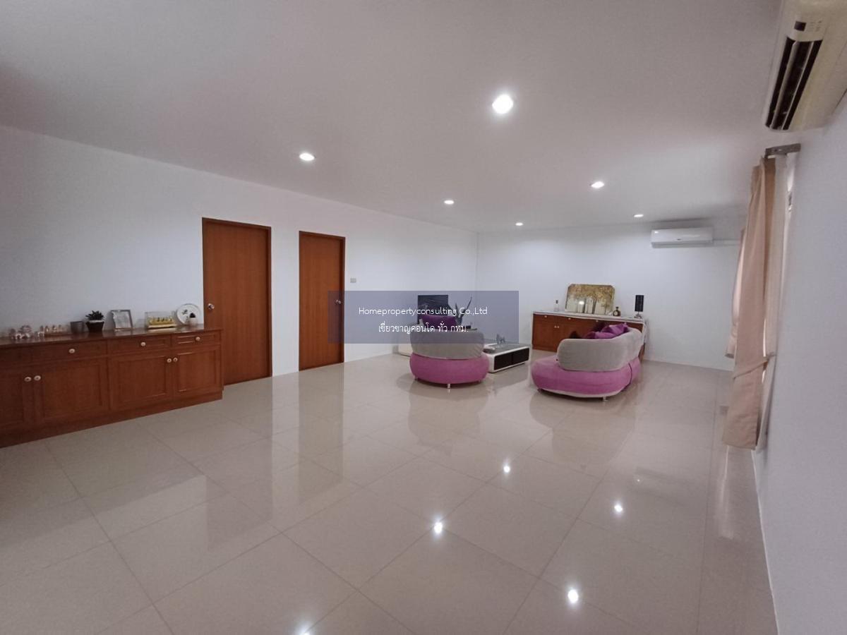 City Nest Apartment (ซิตี้ เนสท์ อพาร์ทเม้นท์) 