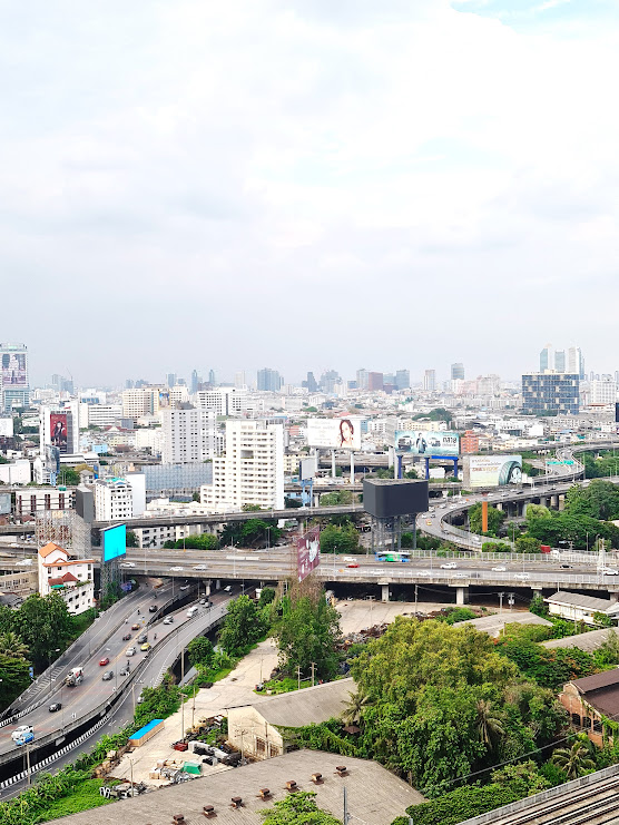 15 Sukhumvit Residences