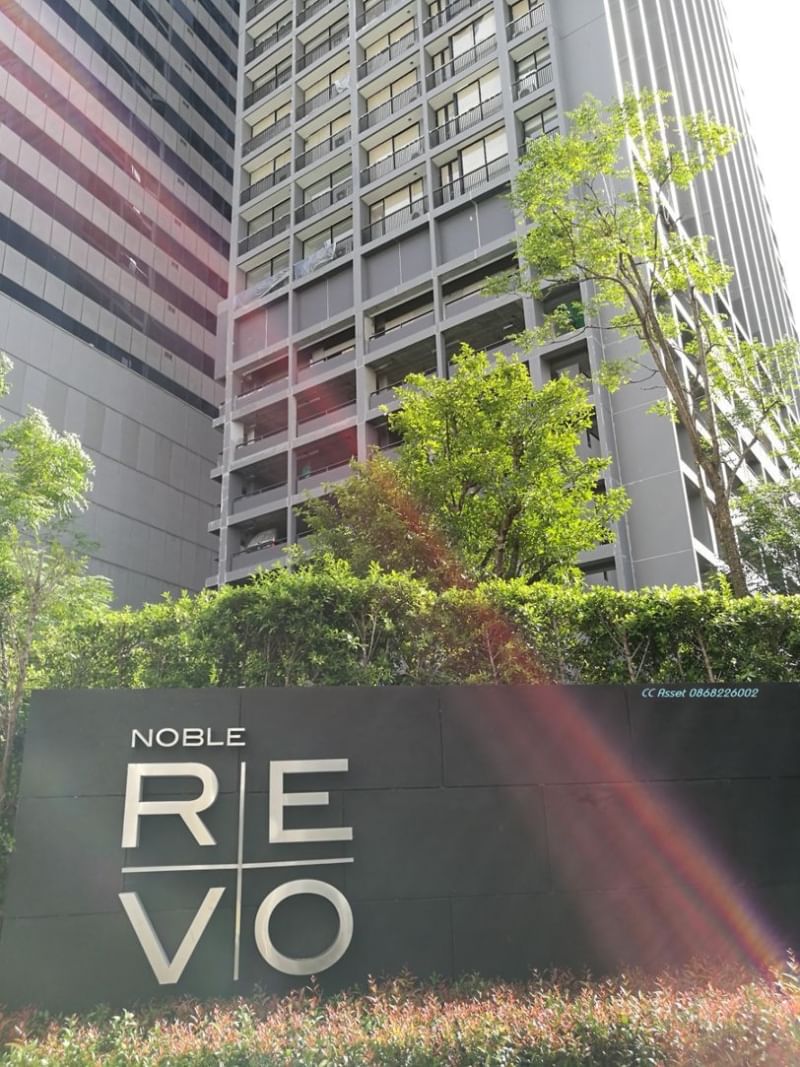 Noble Revo Silom (โนเบิล รีโว สีลม)