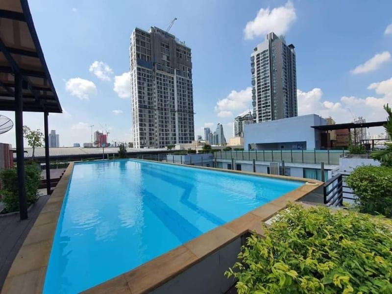 Zenith Place Sukhumvit 42 (ซีนิธ เพลส สุขุมวิท 42)