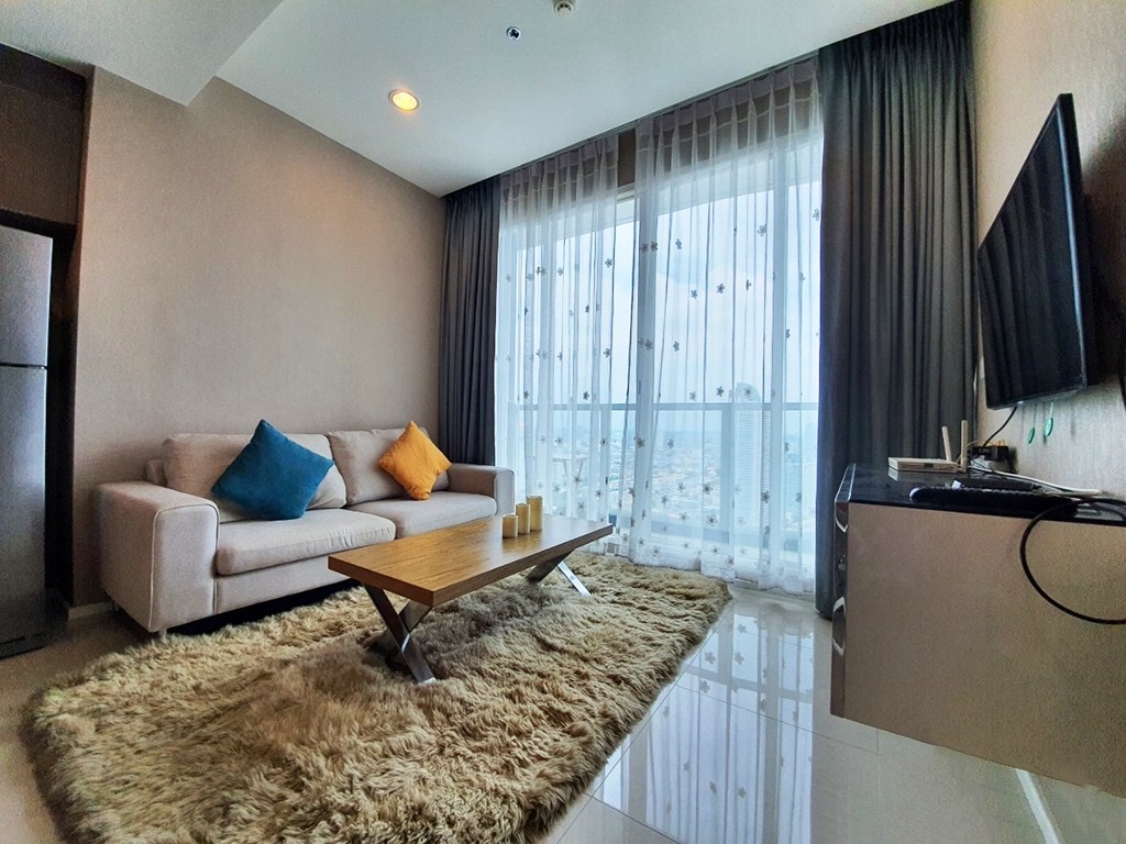 Menam Residences (แม่น้ำ เรสซิเดนท์)