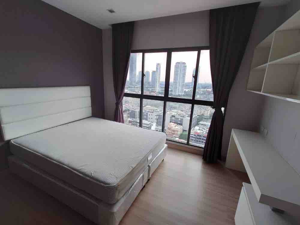 Urbano Absolute Sathon-Taksin (เออบาโน่ แอบโซลูท สาทร-ตากสิน)