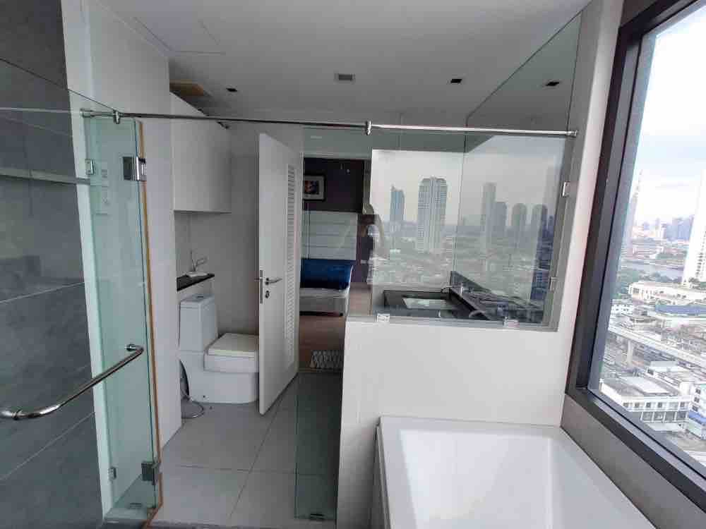 Urbano Absolute Sathon-Taksin (เออบาโน่ แอบโซลูท สาทร-ตากสิน)