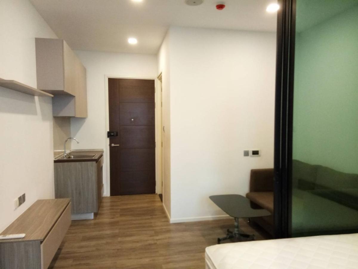 Brown Condo Ratchada 32 (บราวน์ คอนโด รัชดา 32)