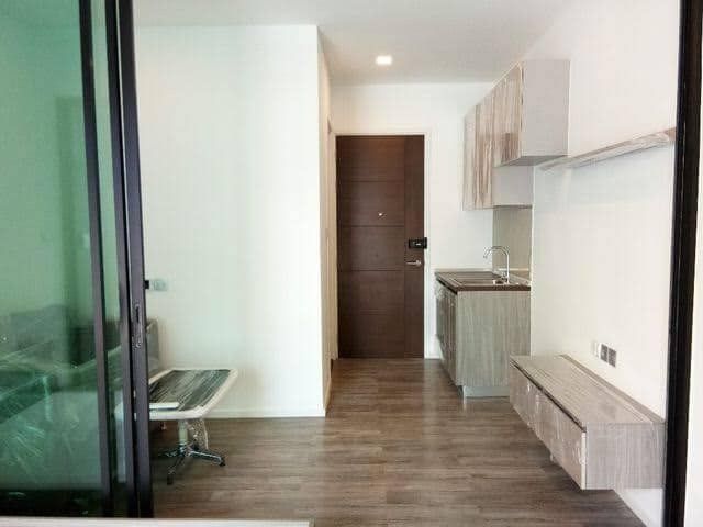 Brown Condo Ratchada 32 (บราวน์ คอนโด รัชดา 32)