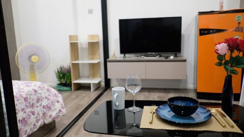 Brown Condo Ratchada 32 (บราวน์ คอนโด รัชดา 32)