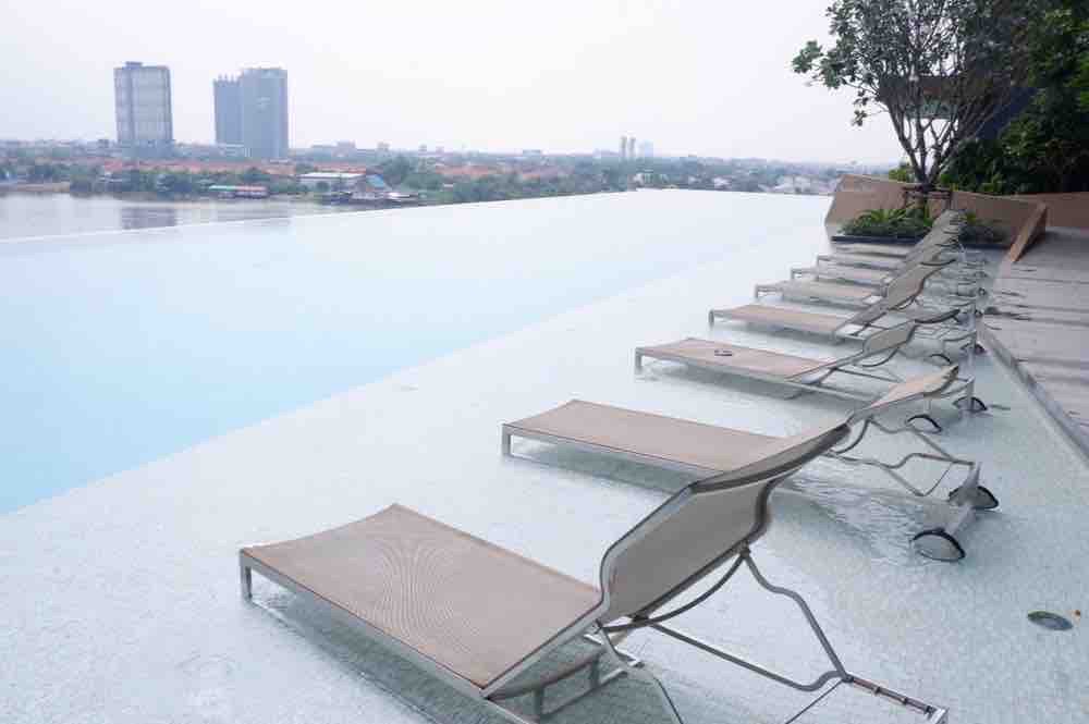 The Politan Aqua (เดอะ โพลิแทน อควา)