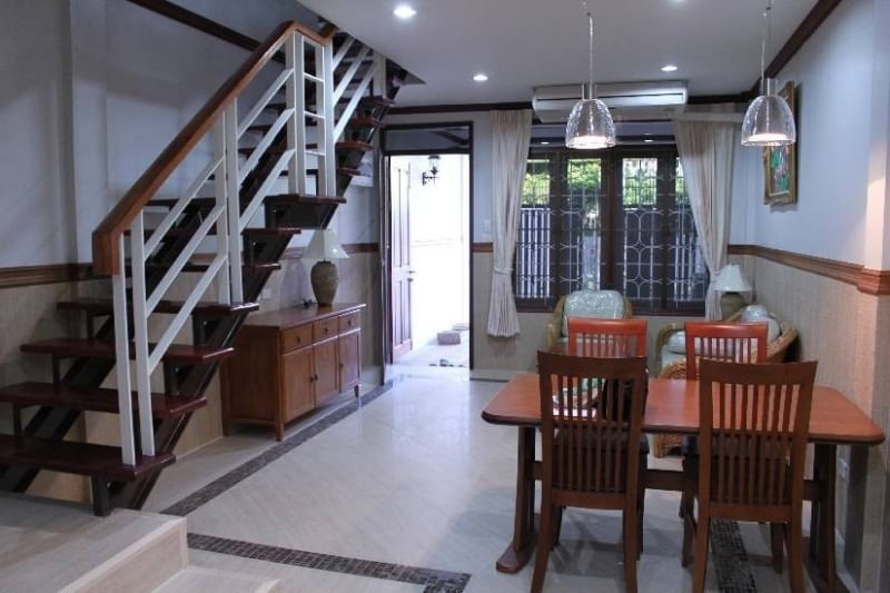 Townhouse for rent on Sukhumvit 36 (ทาวน์เฮ้าส์ สุขุมวิท 36)