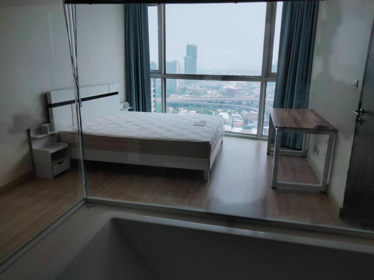 Sky Walk Condominium (สกายวอล์ค คอนโดมิเนียม)