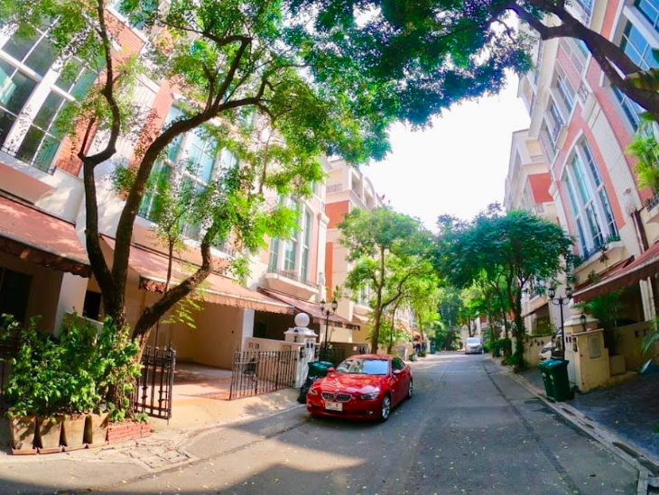 Baan Klang Krung Thonglor (Sukhumvit 55)