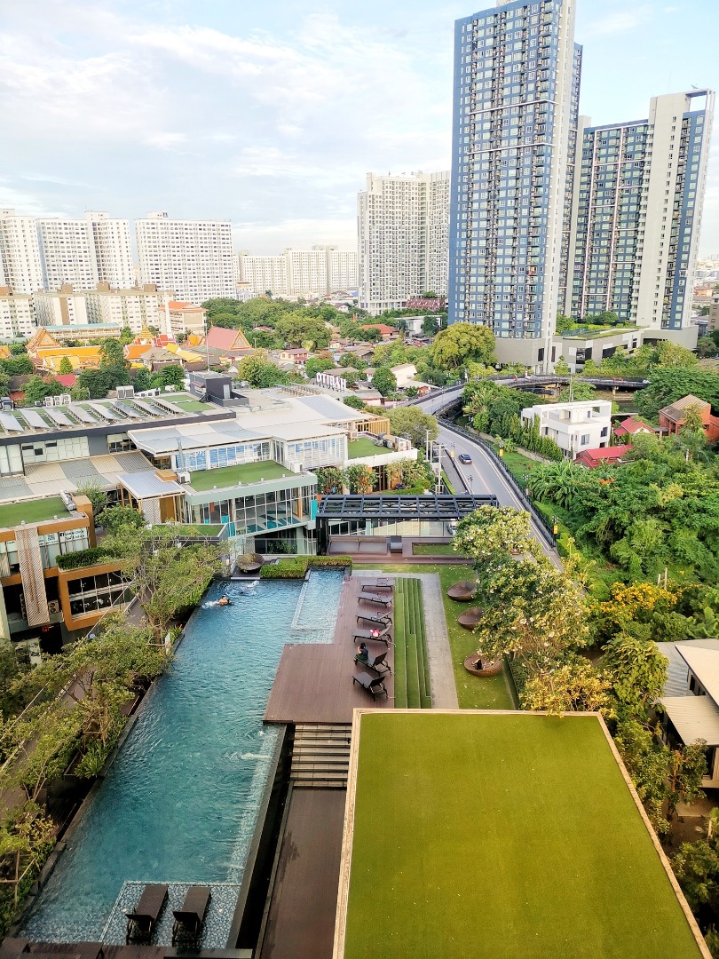 The Base Park West Sukhumvit 77 (เดอะ เบส พาร์คเวสต์ สุขุมวิท 77)