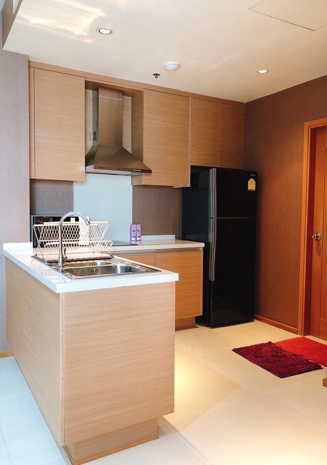 The Emporio Place  SUKHUMVIT 24 (ดิ เอ็มโพริโอ เพลส  สุขุมวิท 24 )