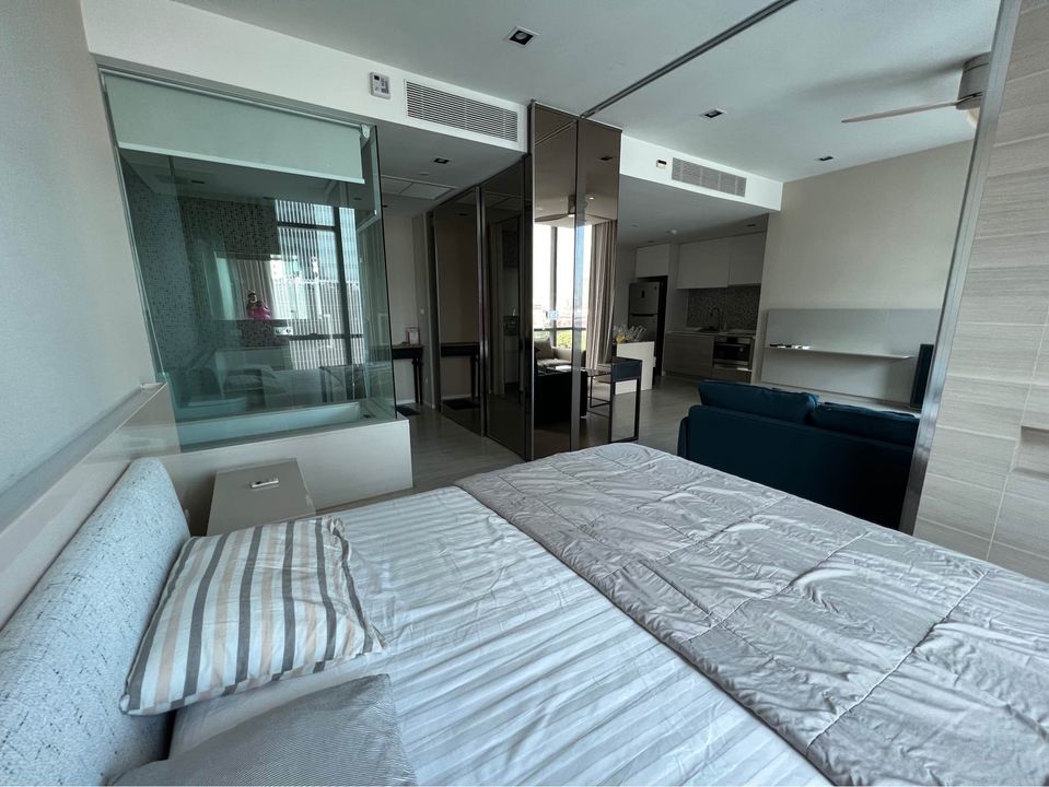 เดอะ รูม สุขุมวิท 21 (The Room Sukhumvit 21)