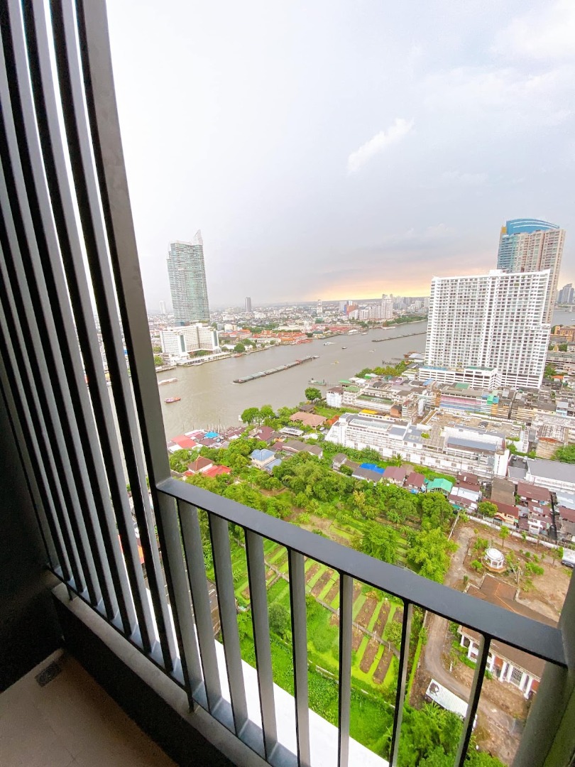 Chapter Charoennakhon riverside (แชปเตอร์ เจริญนคร-ริเวอร์ไซด์ )