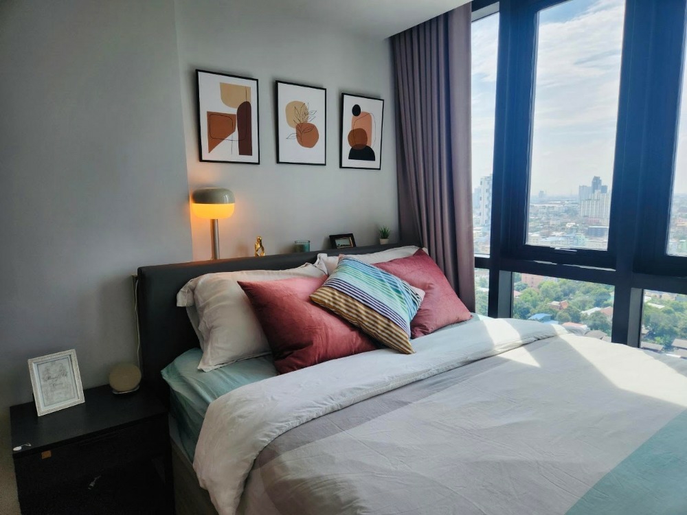 Altitude Unicorn Sathorn-Tha Phra (อัลติจูด ยูนิคอร์น สาทร-ท่าพระ)