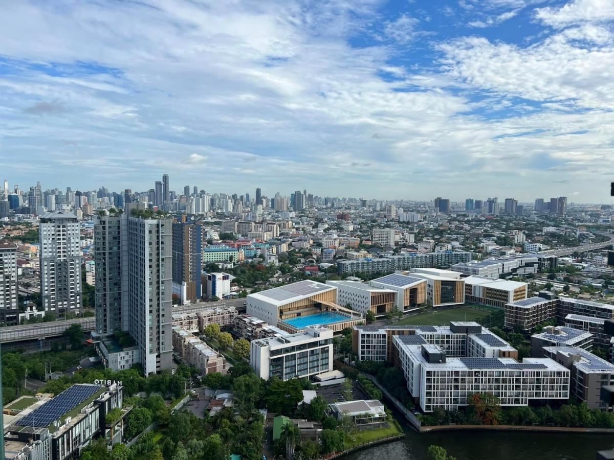 The Base Sukhumvit 77  (เดอะ เบส สุขุมวิท 77)