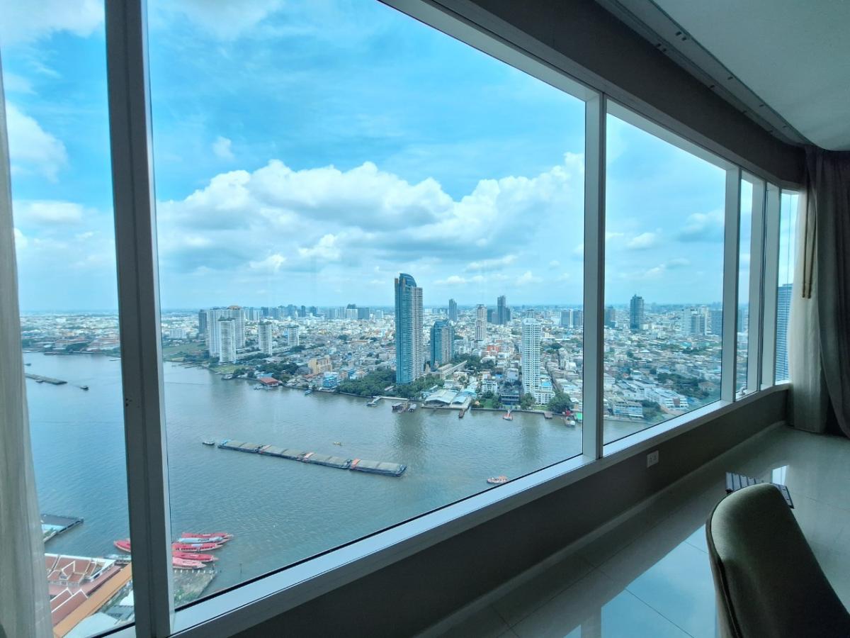 ขายคอนโด Super Luxury Menam Residences แม่น้ำ เรสซิเดนท์ วิวแม่น้ำเจ้าพระยา ชั้นสูง 34 ห่างสถานีสะพานตากสินเพียง 1.6 กม. พื้นที่ใช้สอย 139.31 ตร.ม. ขนาด 3 ห้องนอน 2 ห้องน้ำ 