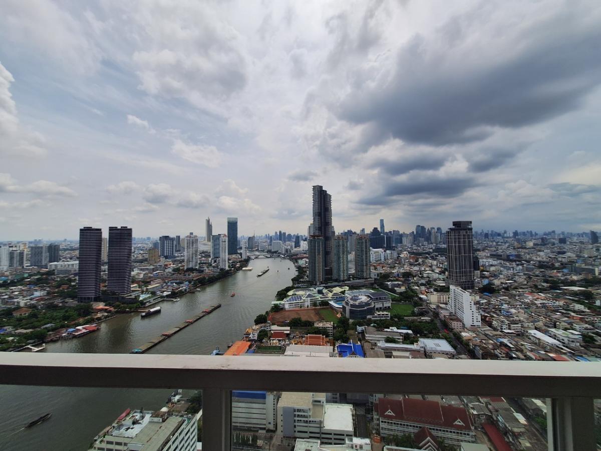 ขายคอนโด Super Luxury Menam Residences แม่น้ำ เรสซิเดนท์ วิวแม่น้ำเจ้าพระยา ชั้นสูง 34 ห่างสถานีสะพานตากสินเพียง 1.6 กม. พื้นที่ใช้สอย 139.31 ตร.ม. ขนาด 3 ห้องนอน 2 ห้องน้ำ 