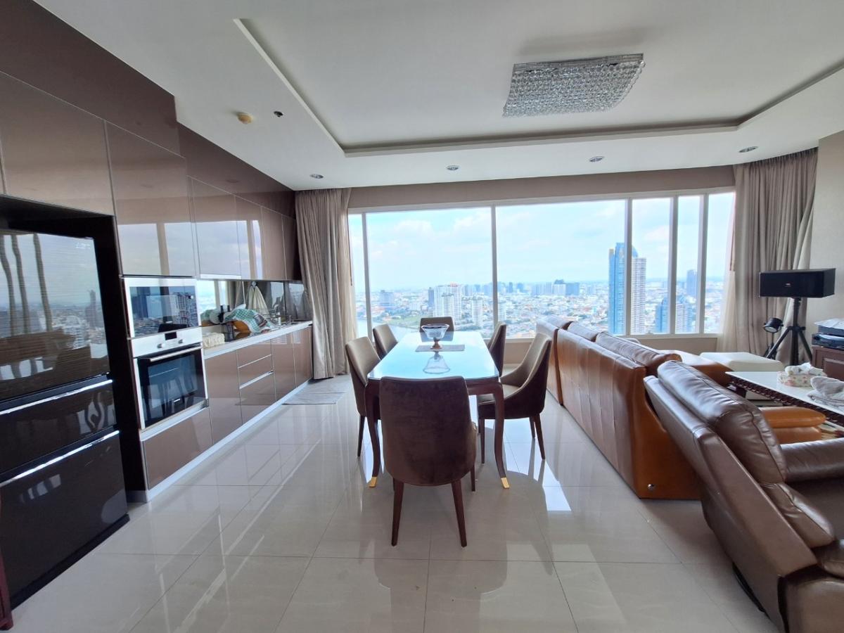 ขายคอนโด Super Luxury Menam Residences แม่น้ำ เรสซิเดนท์ วิวแม่น้ำเจ้าพระยา ชั้นสูง 34 ห่างสถานีสะพานตากสินเพียง 1.6 กม. พื้นที่ใช้สอย 139.31 ตร.ม. ขนาด 3 ห้องนอน 2 ห้องน้ำ 