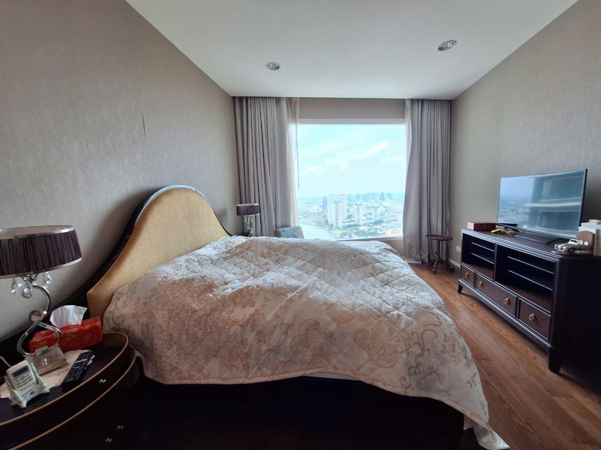 ขายคอนโด Super Luxury Menam Residences แม่น้ำ เรสซิเดนท์ วิวแม่น้ำเจ้าพระยา ชั้นสูง 34 ห่างสถานีสะพานตากสินเพียง 1.6 กม. พื้นที่ใช้สอย 139.31 ตร.ม. ขนาด 3 ห้องนอน 2 ห้องน้ำ 