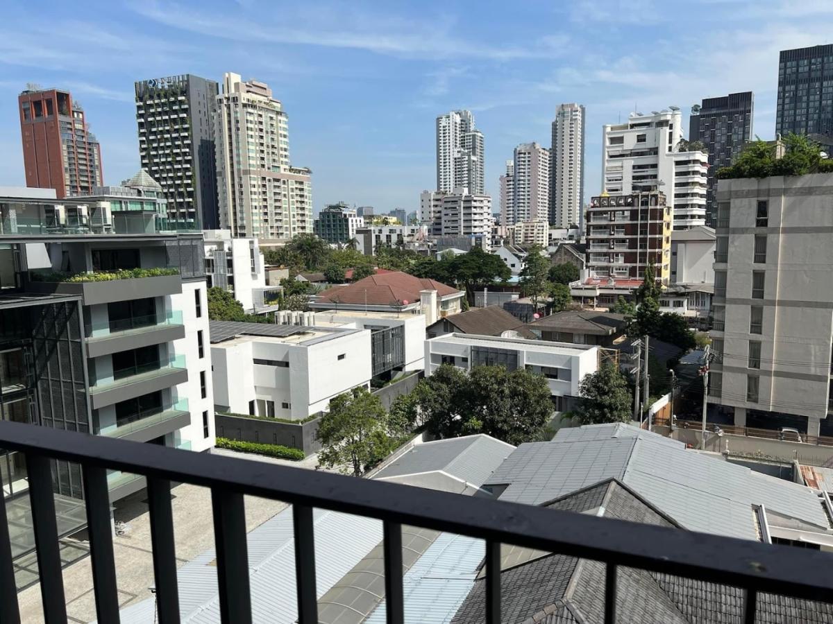 Edge Sukhumvit 23 (เอดจ์ สุขุมวิท 23)