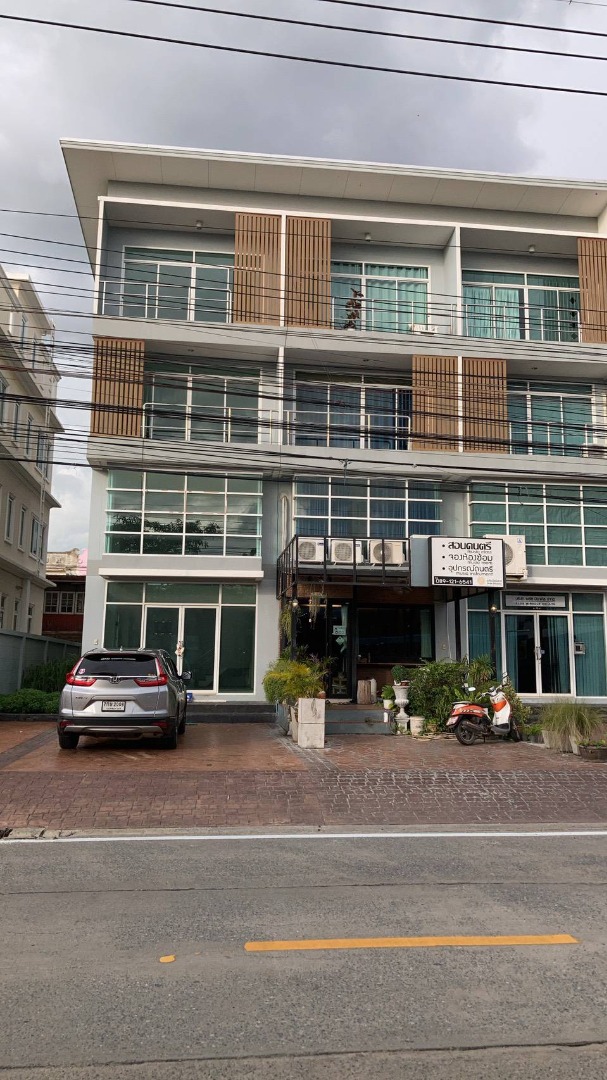 อาคารพาณิชย์ ซอยรามคำแหง 174 (Commercial building, Soi Ramkhamhaeng 174)