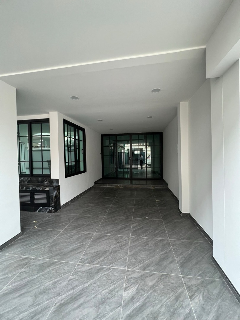 Townhouse in Sukhumvit 26 (ทาวน์โฮม ในซอย สุขุมวิท 26)