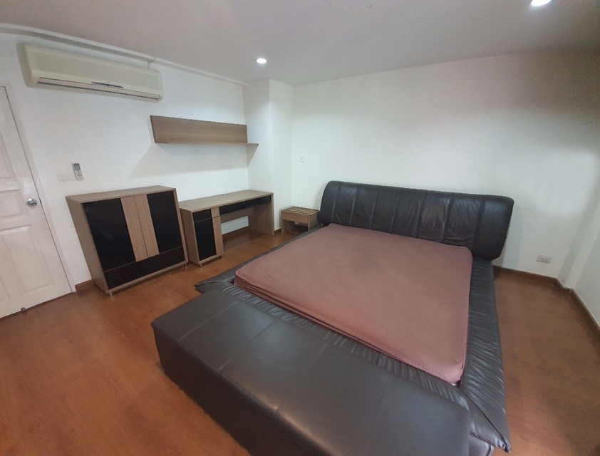 Townhome Soi Aree Samphan 3 (ทาวน์โฮม ซอยอารีย์สัมพันธ์ 3)