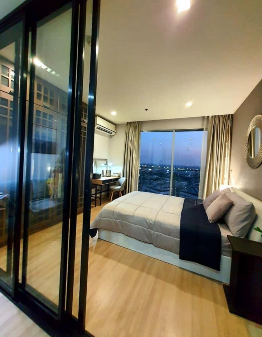 Sky Walk Condominium (สกายวอล์ค คอนโดมิเนียม)