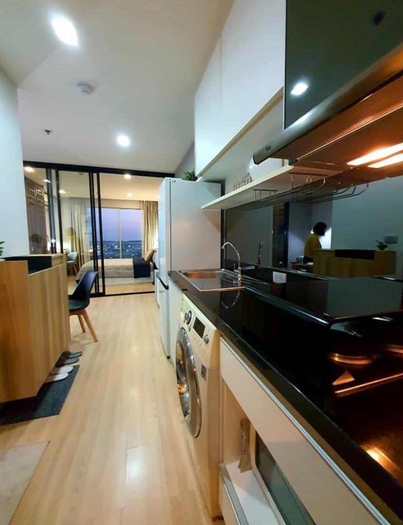 Sky Walk Condominium (สกายวอล์ค คอนโดมิเนียม)